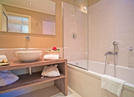 Bathroom detail Deluxe Rooms Villa di Piazzano SLH Luxury Hotel Cortona tuscany